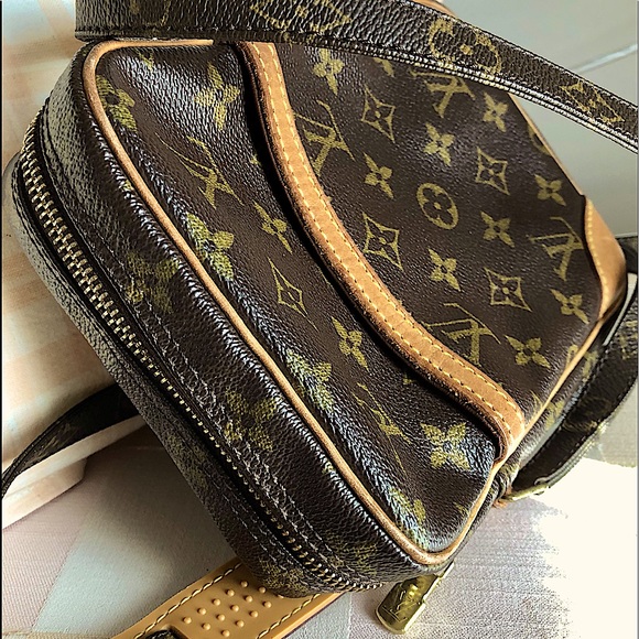 Excellent Condition Rare Louis Vuitton Cross-Body Danube Patent Leather Bag - Picture 3 of 15